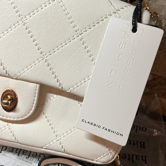 Classic Fashion white bag NWT - Picture 3 of 9